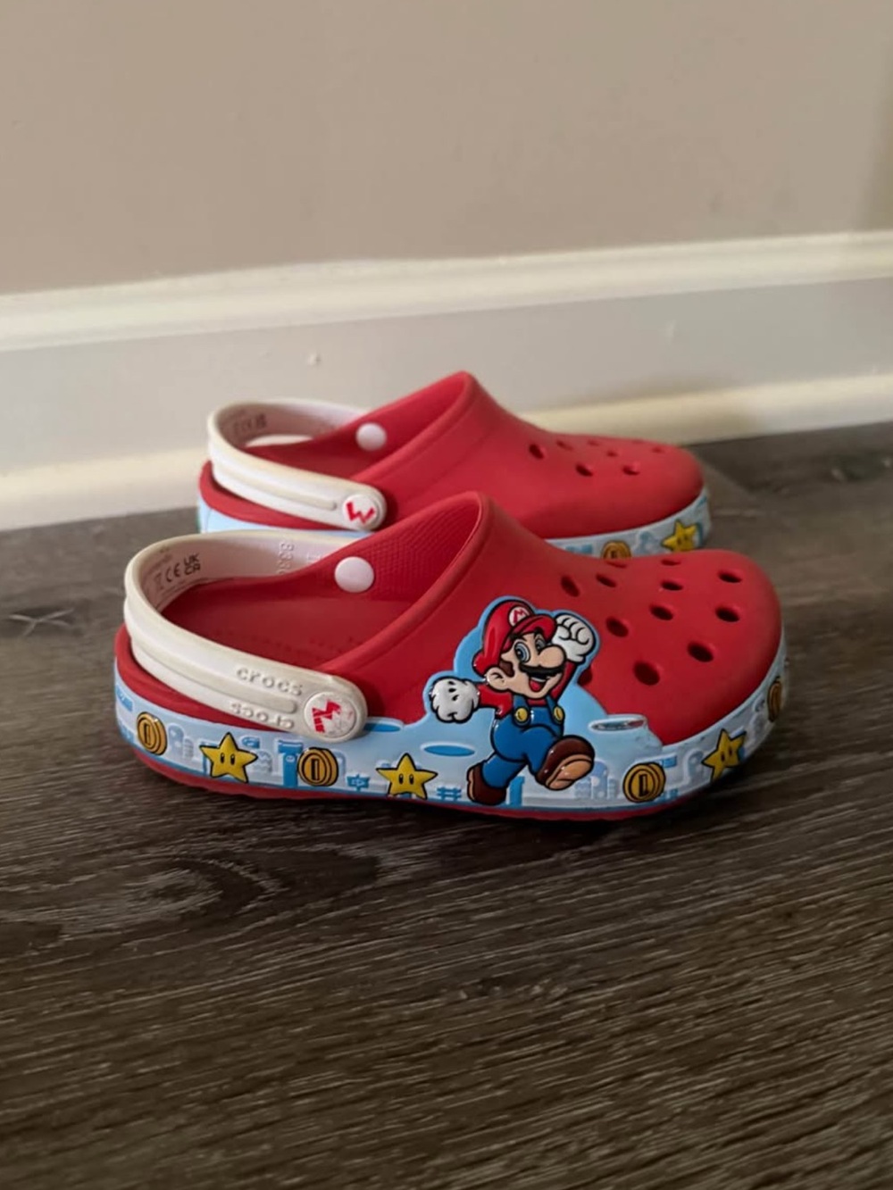 CROCS Super Mario Graphic Light Clog - Red Size 10